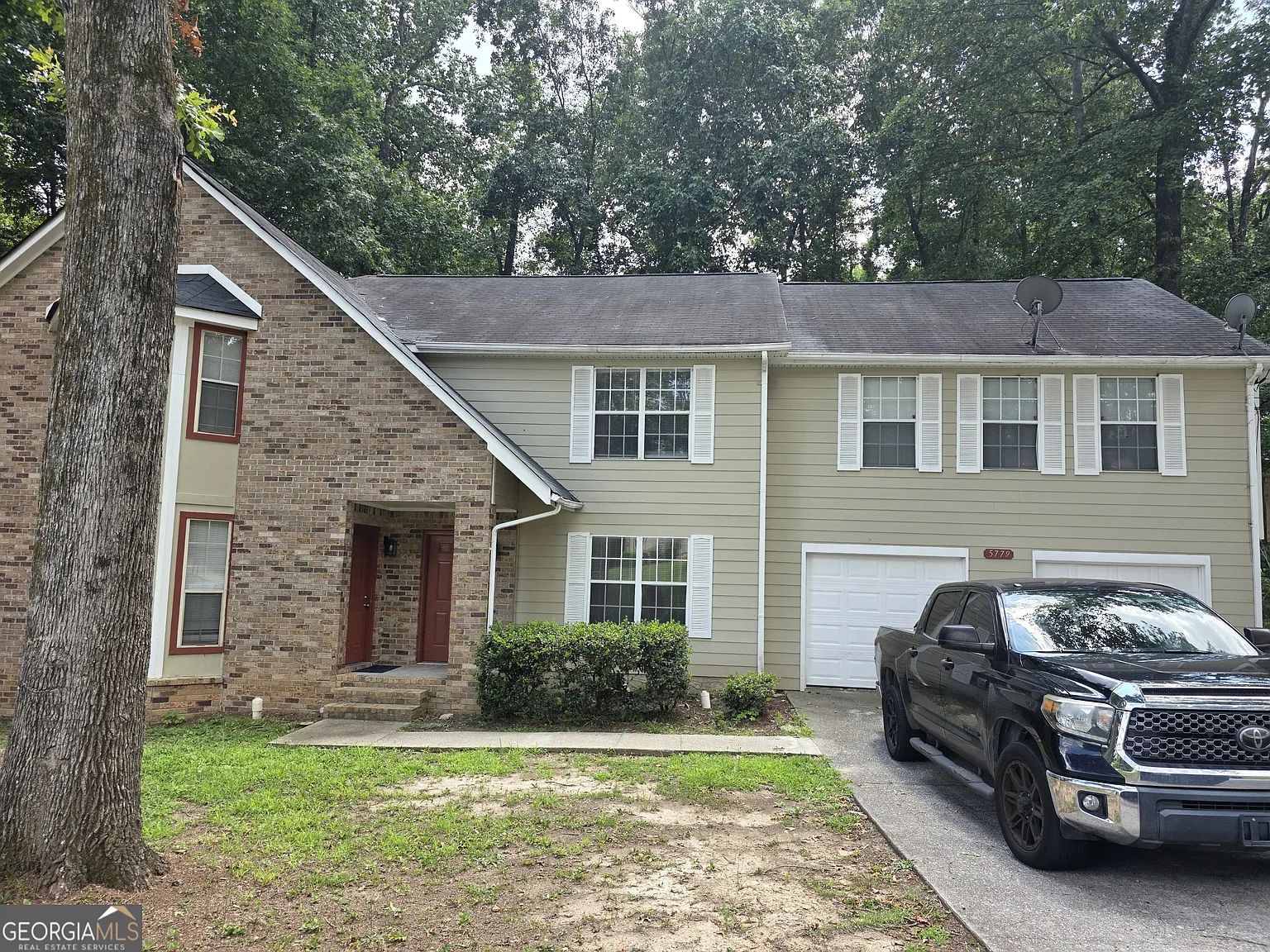 2 bed, 2.5 bath, 1400 sqft, $1,400 — Photo 1