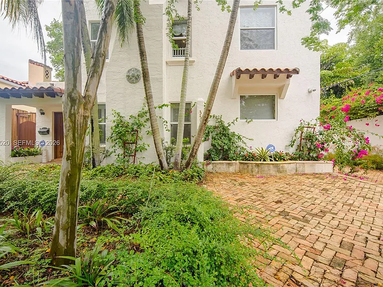 3514 Crystal Ct — Photo 32