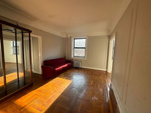 3rd image of 529 E 22nd St #33