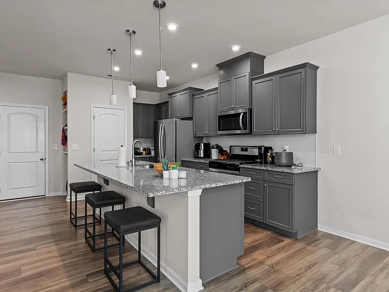 1564 Galloway Rd — Photo 4