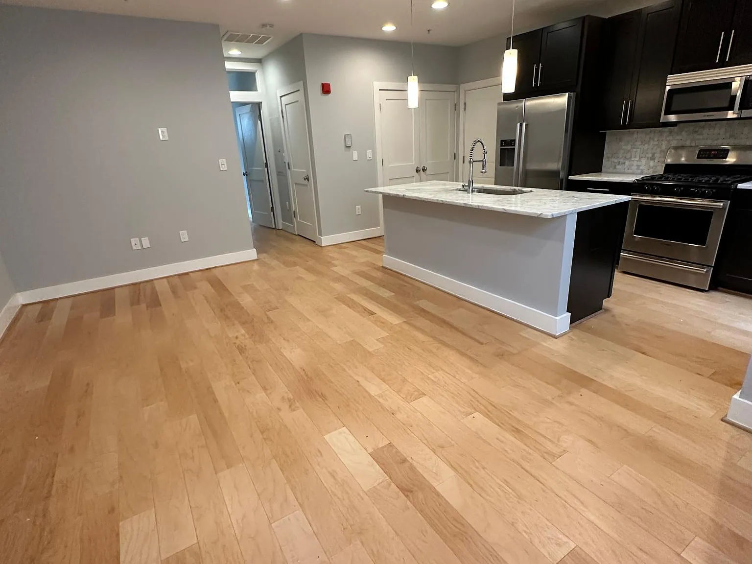 1 bed, 724 sqft, $2,800 — Photo 2
