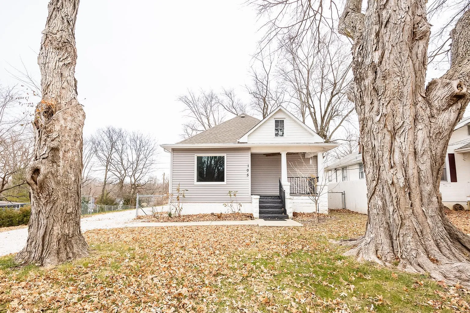 105 Hazel Ave photo 1