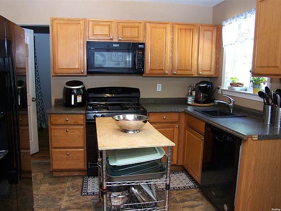 5th image of 726 Taylor Ave