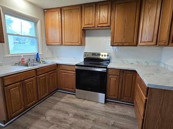 2nd image of 2401-2403 Calico Ln #2401