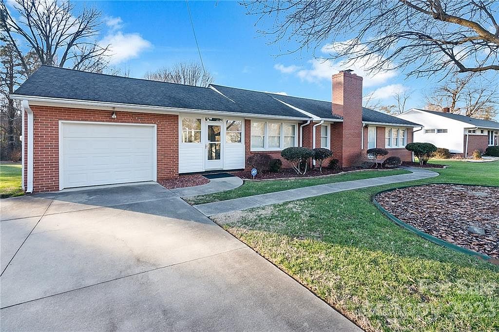 2712 Pine Lake Dr, Greensboro, NC 27407 Zillow