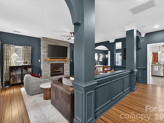 5th image of 5103 Alysheba Dr