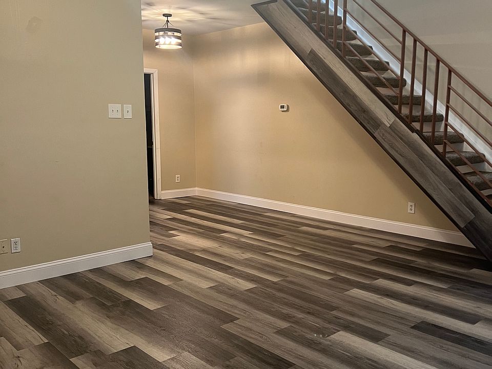Brand new flooring and new kitchen currently going in. Cabinets, back splash counter tops!