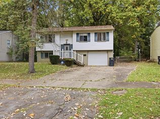 3106 Williamsburg St NW, Warren, OH 44485