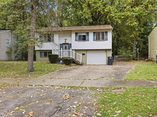 3106 Williamsburg St NW, Warren, OH 44485
