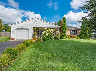 20 Maypink Ln, Howell, NJ 07731