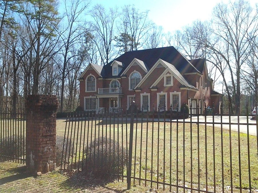 1st image of 3424 River Dr