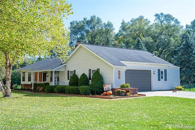 1819 Sherlynn Dr photo 1