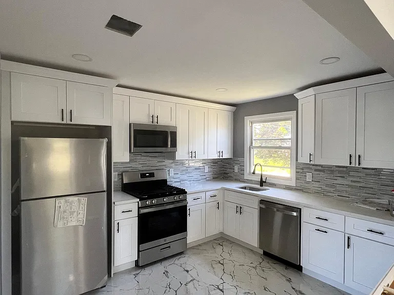 33 Obal Ave — Photo 10