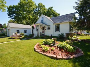 154 Lakeshire Rd, Rochester, NY 14612