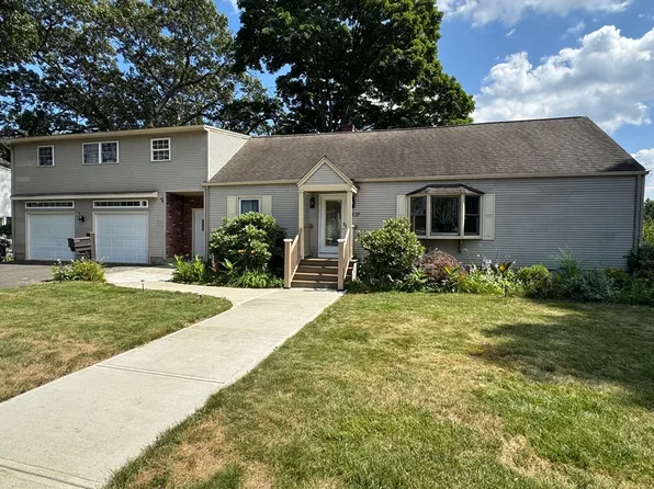 77 Reed St, Chicopee, MA 01020