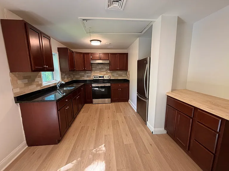 117 Arlington St #B — Photo 1