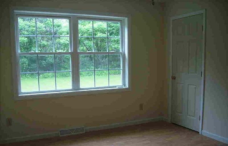 4th image of 54 LONG MEADOW Road
