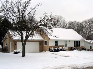 256 Alpine Dr, Green Bay, WI 54302