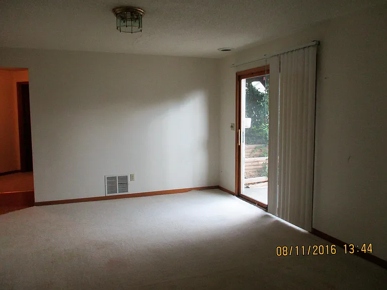 1017 E Oakland St — Photo 7
