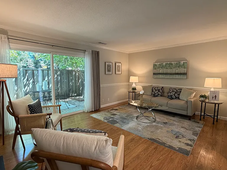 408 Old Orchard Ct — Photo 4