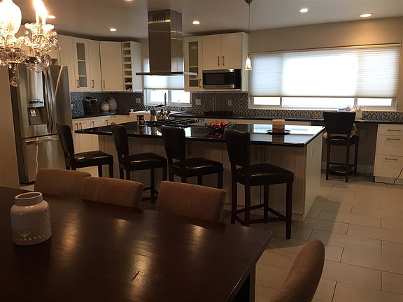 4th image of 3958 La Jolla Village Dr