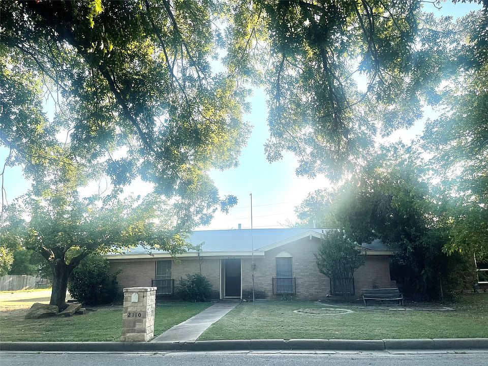 1st image of 2110 SE 25th Ave