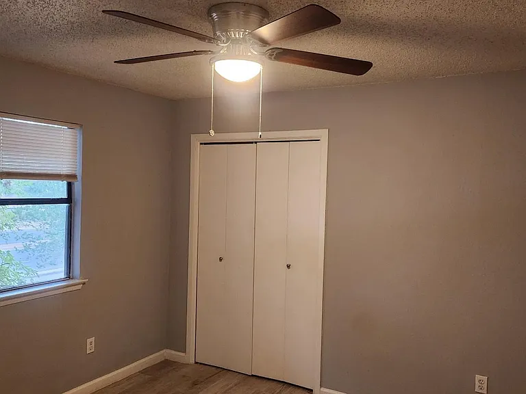 2807 W Slaughter Ln #B — Photo 7