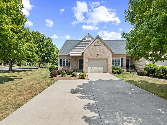 4th image of 157 Bryant Dr