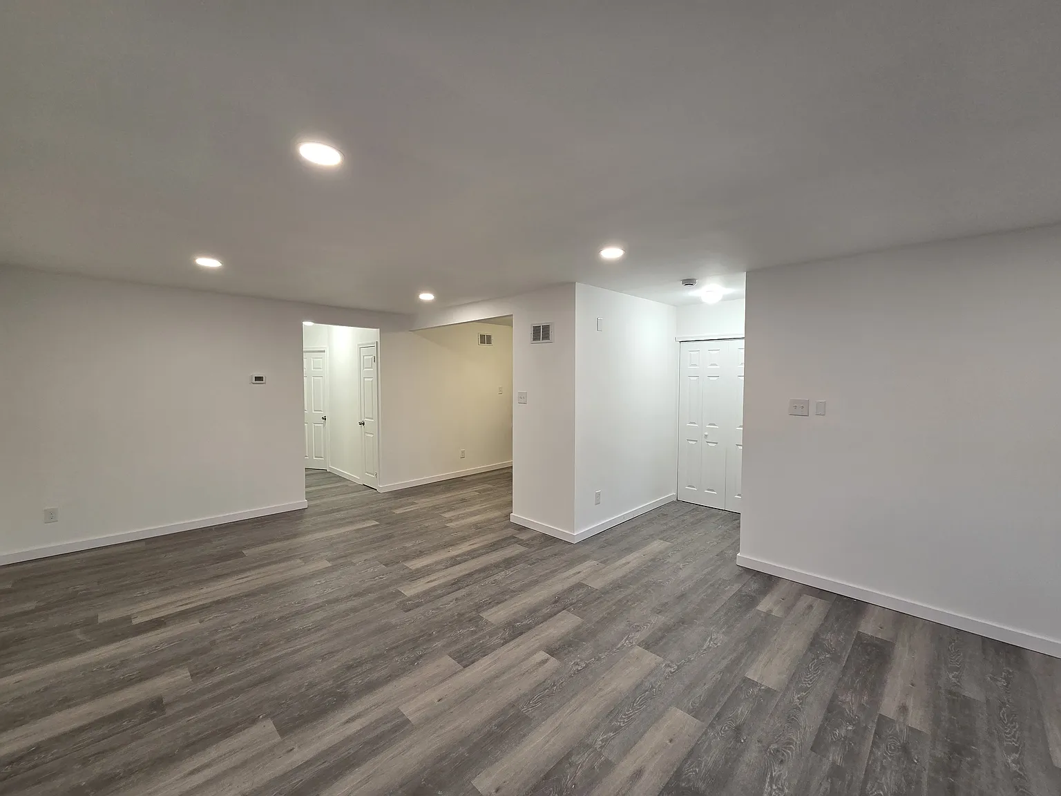 2 bed, 980 sqft, $2,025 — Photo 2