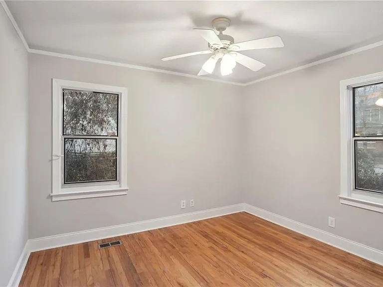 99 Bates Ave NE — Photo 12