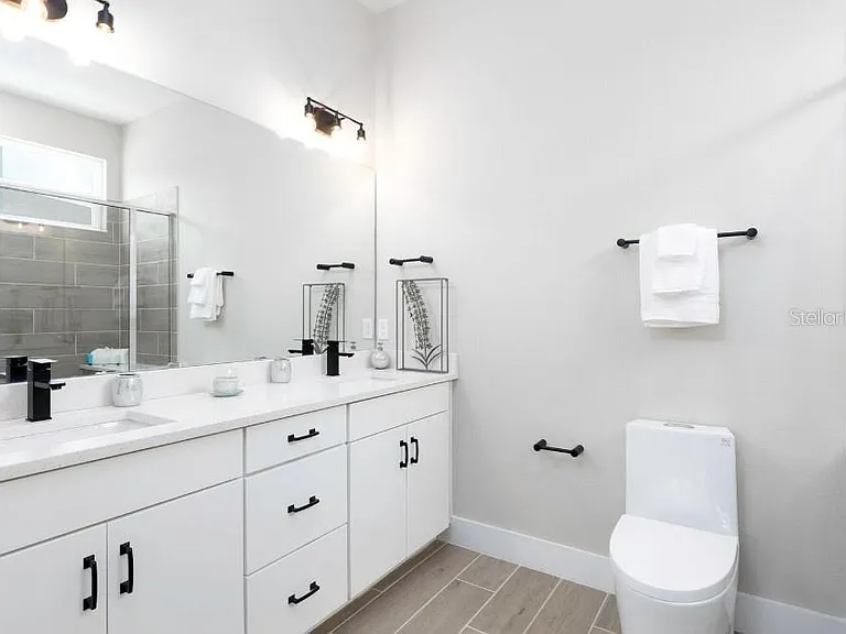 2116 Broome St — Photo 17