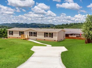1310 Elm Village Ct, Dandridge, TN 37725