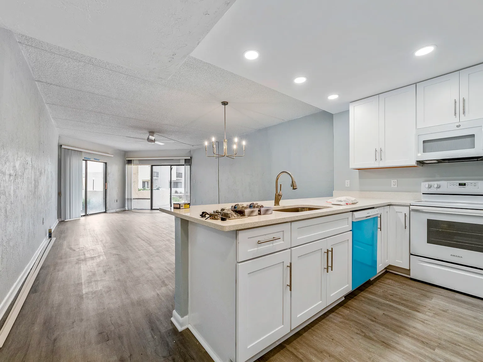 2 bed, 1350 sqft, $2,450 — Photo 3