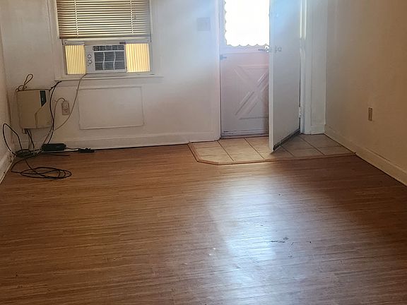 2nd image of 336 E Lancaster Ave APT 3