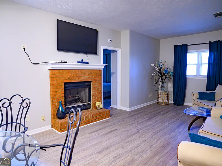 390 Stoneridge Way — Photo 18