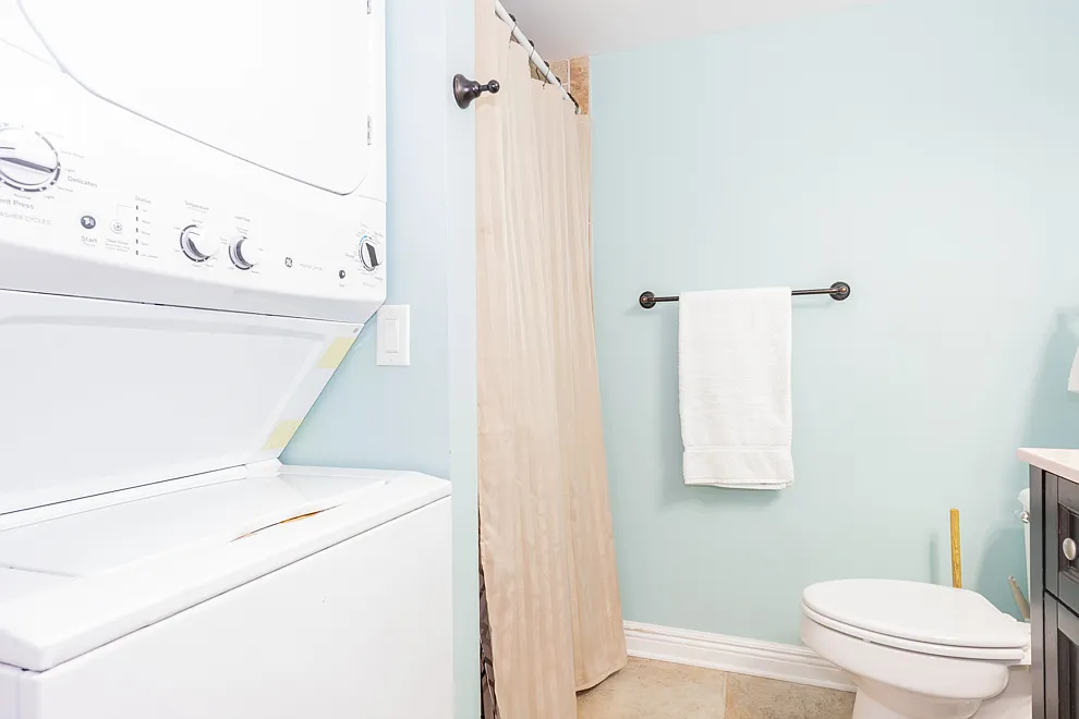 2 bed, 1296 sqft, $1,900 — Photo 4