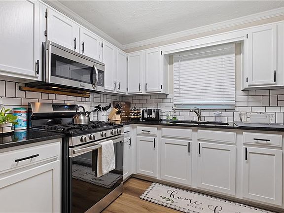 4th image of 2671 Collier Dr NW