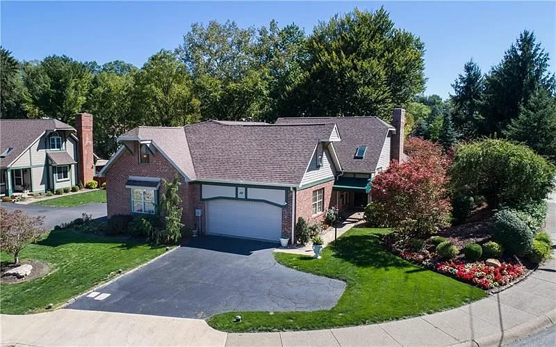 101 Green Commons Dr photo 1