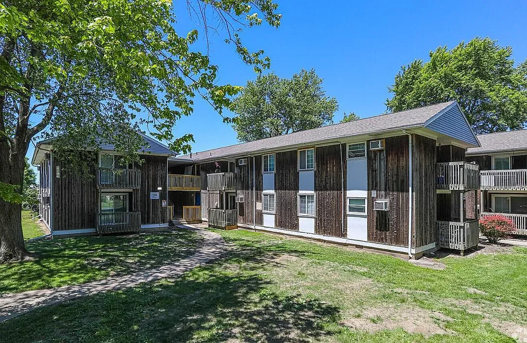 Windcrest Apartments — Photo 1