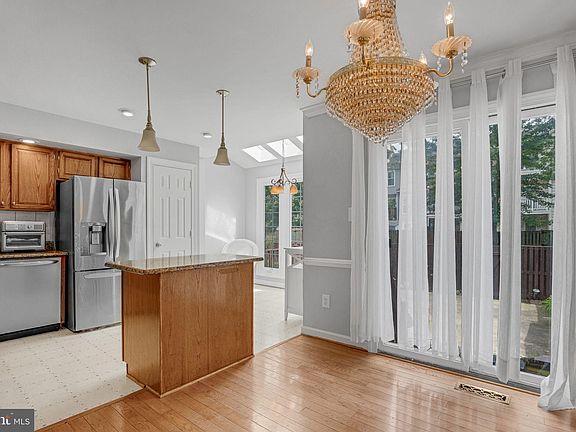 4th image of 7807 Lambkin Ct