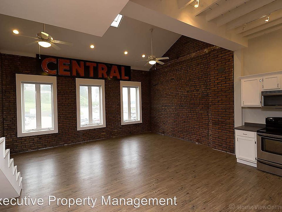 1st image of 115 Broadway St
