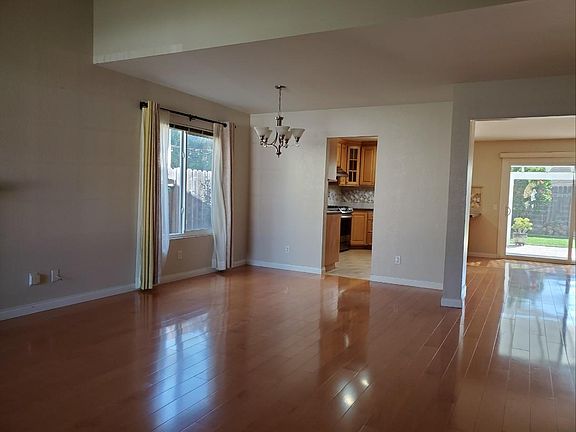 3rd image of 5282 Meadowridge Ct