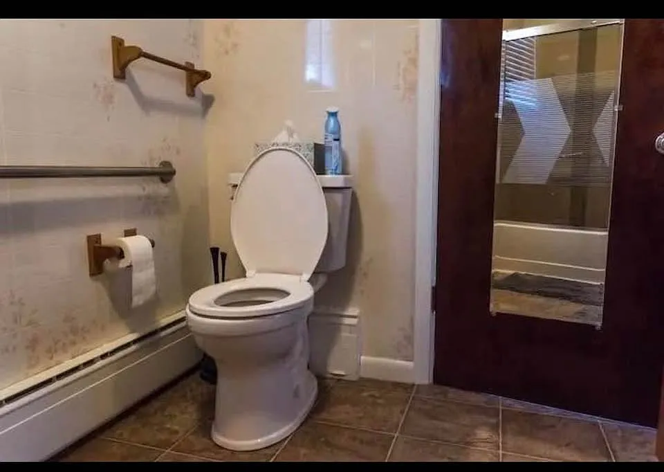3 bed, 1200 sqft, $2,200 — Photo 3
