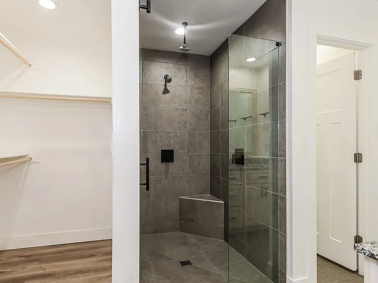 2321 W Mobile Ln — Photo 10