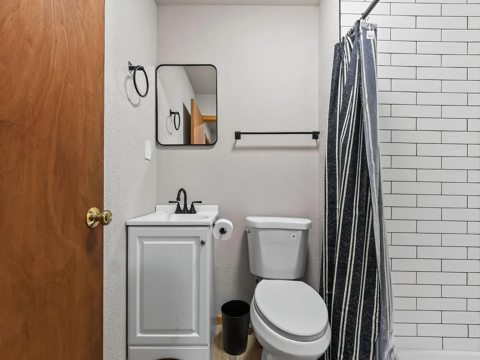 4 bed, 4.0 bath, 2000 sqft, $1,109 — Photo 3