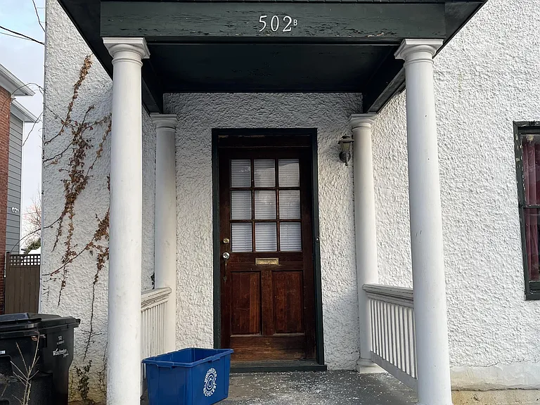 502 N Loudoun St #B — Photo 1