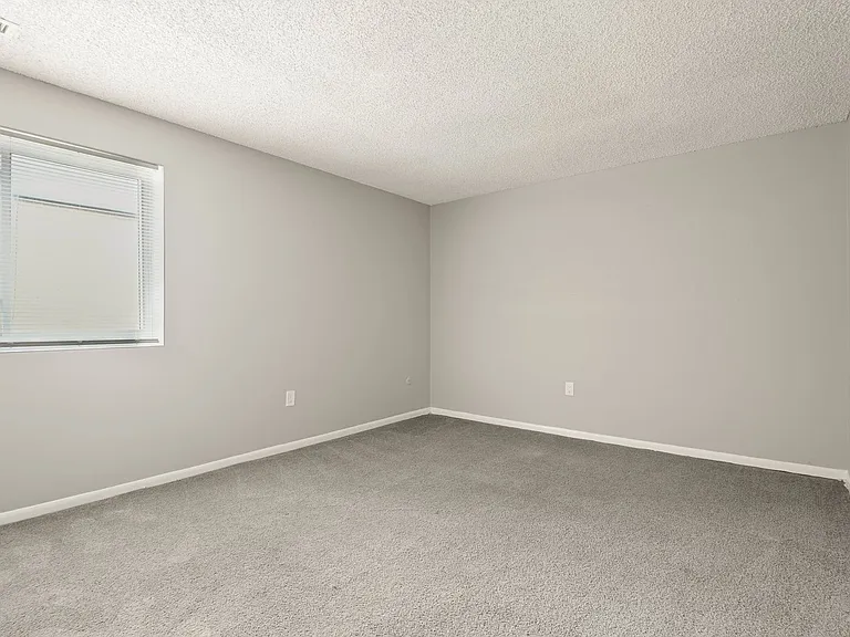 Aspen Apartments in Whitehall — Photo 36