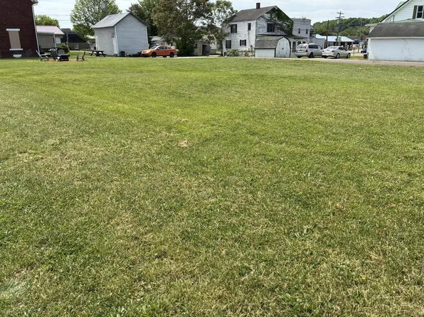 771 S 2nd Ave, Middleport, OH 45760