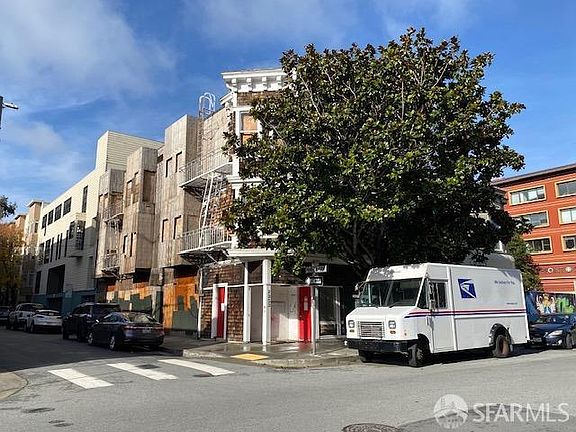 3rd image of 2231 Powell St