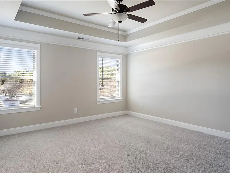 1758 Samantha Bnd — Photo 16